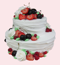 Свадебный двухъярусный торт с клубникой и сливками